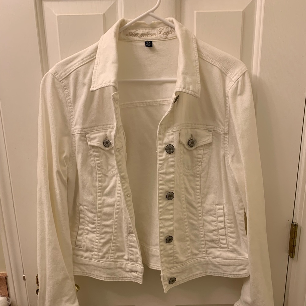 **AMERICAN EAGLE** White Jean Jacket